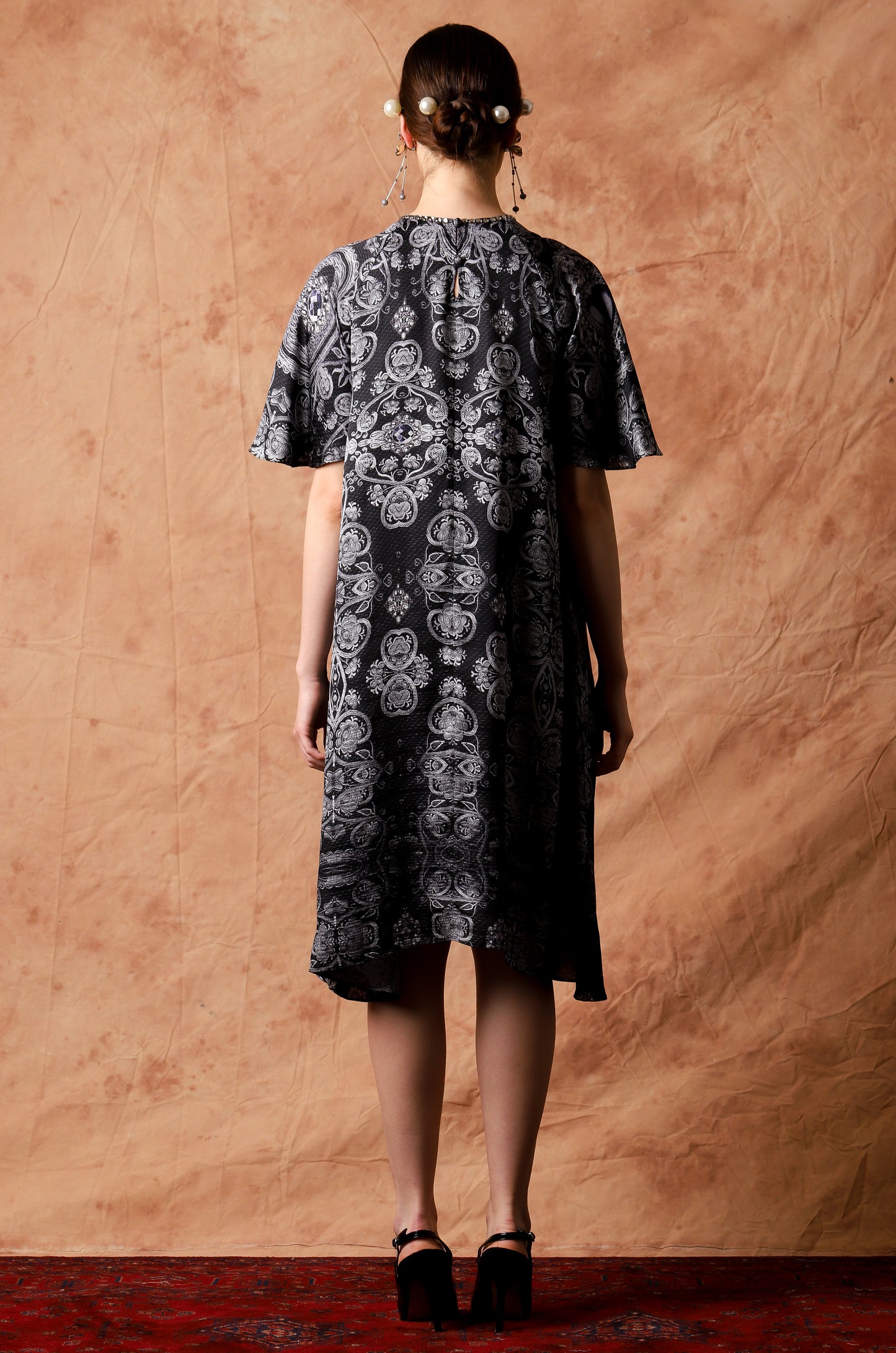 Warm - Black Diamond Midi Dress