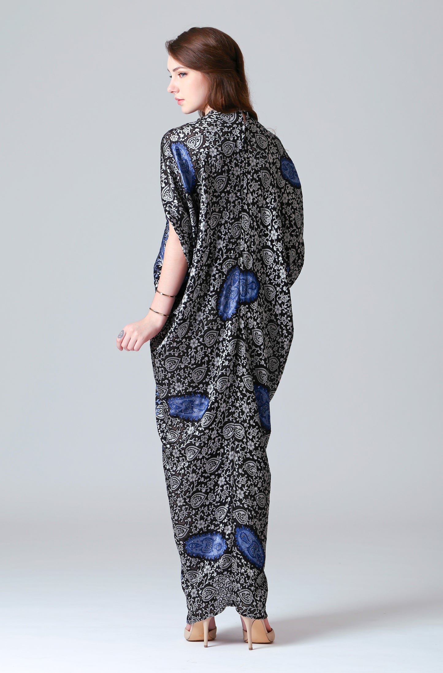 Innocence - Bluish Paisley Kaftan