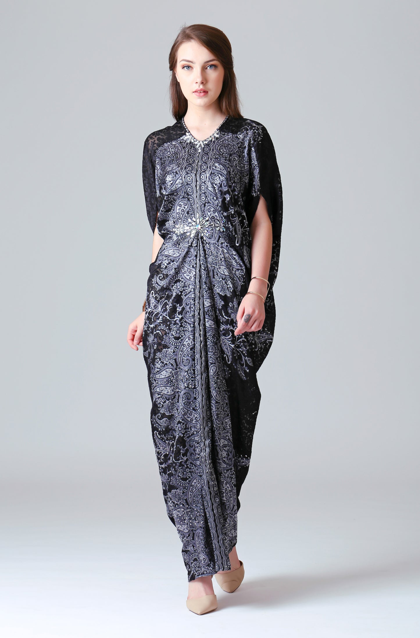 Innocence - Grey Black Paisley Kaftan